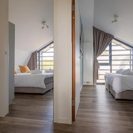 Casa de Férias Zicht Op De Molen By Droomvilla